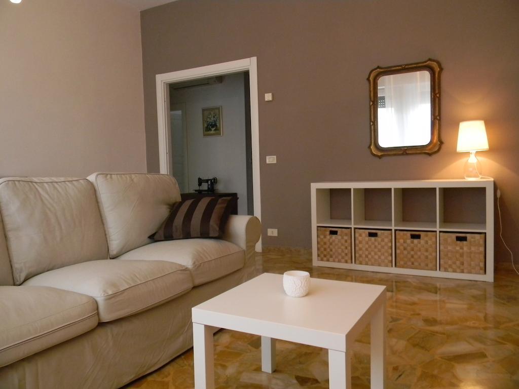 Villa Serena Βιαρέτζιο Δωμάτιο φωτογραφία